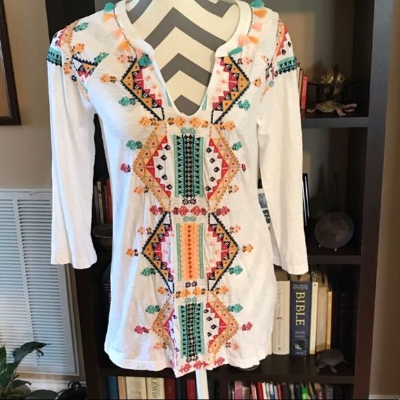 Crown & Ivy MEDIUM White Beaded Cotton Top - Picture 2 of 6